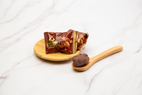 Siafa Milk Chocolate Dates with Almond